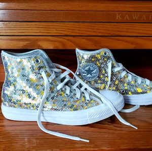 Converse shoes size 8